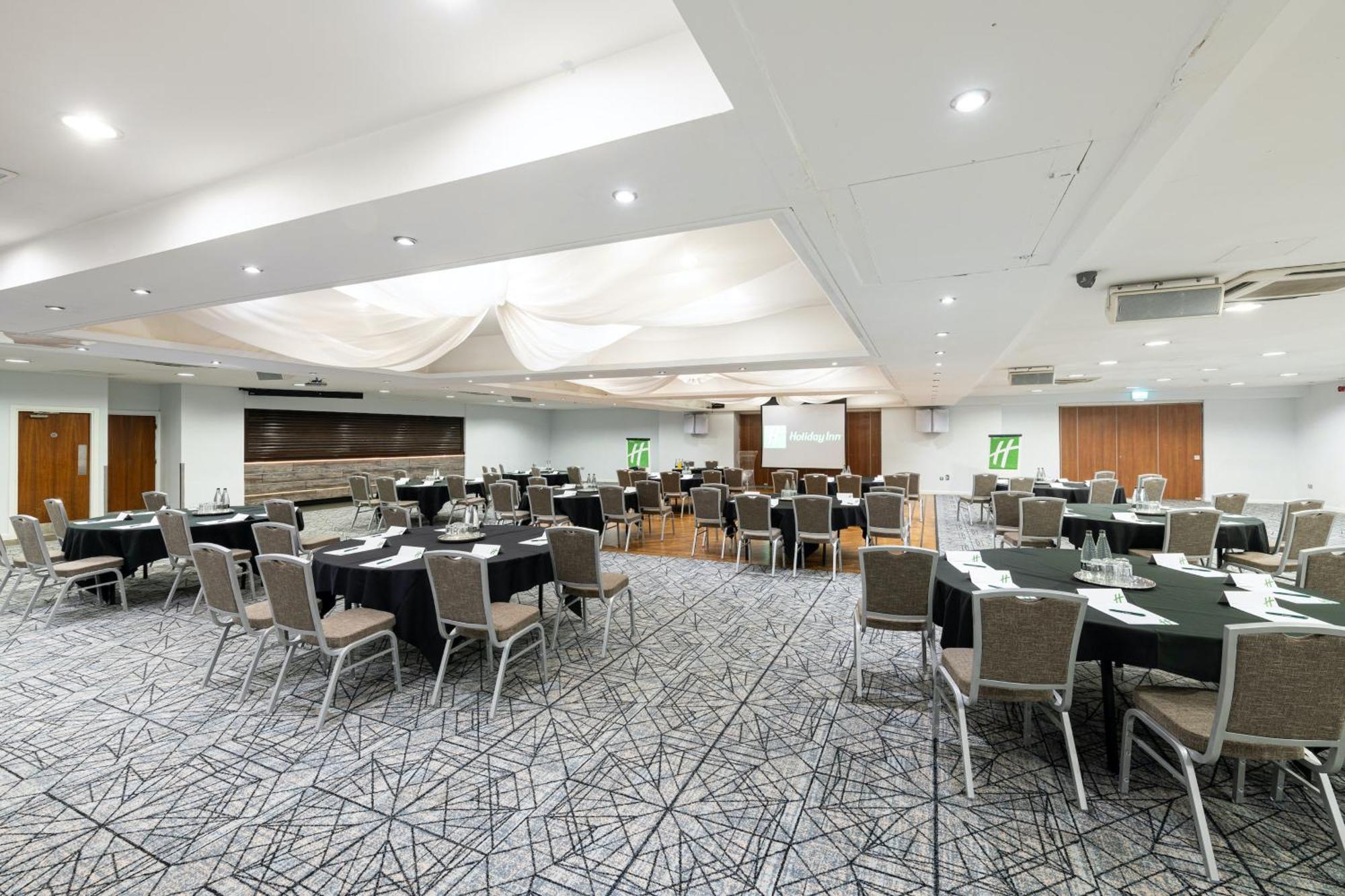 Holiday Inn - Manchester - Oldham By Ihg Exterior foto