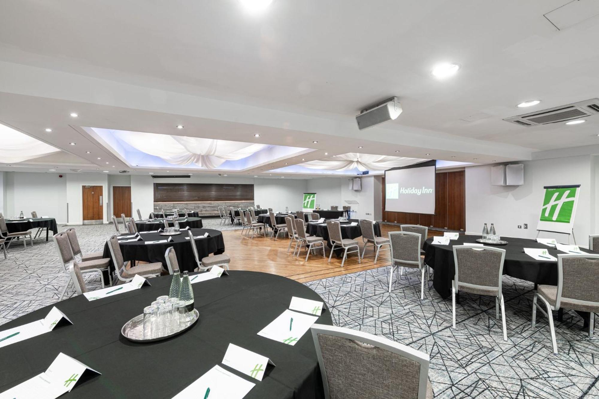 Holiday Inn - Manchester - Oldham By Ihg Exterior foto