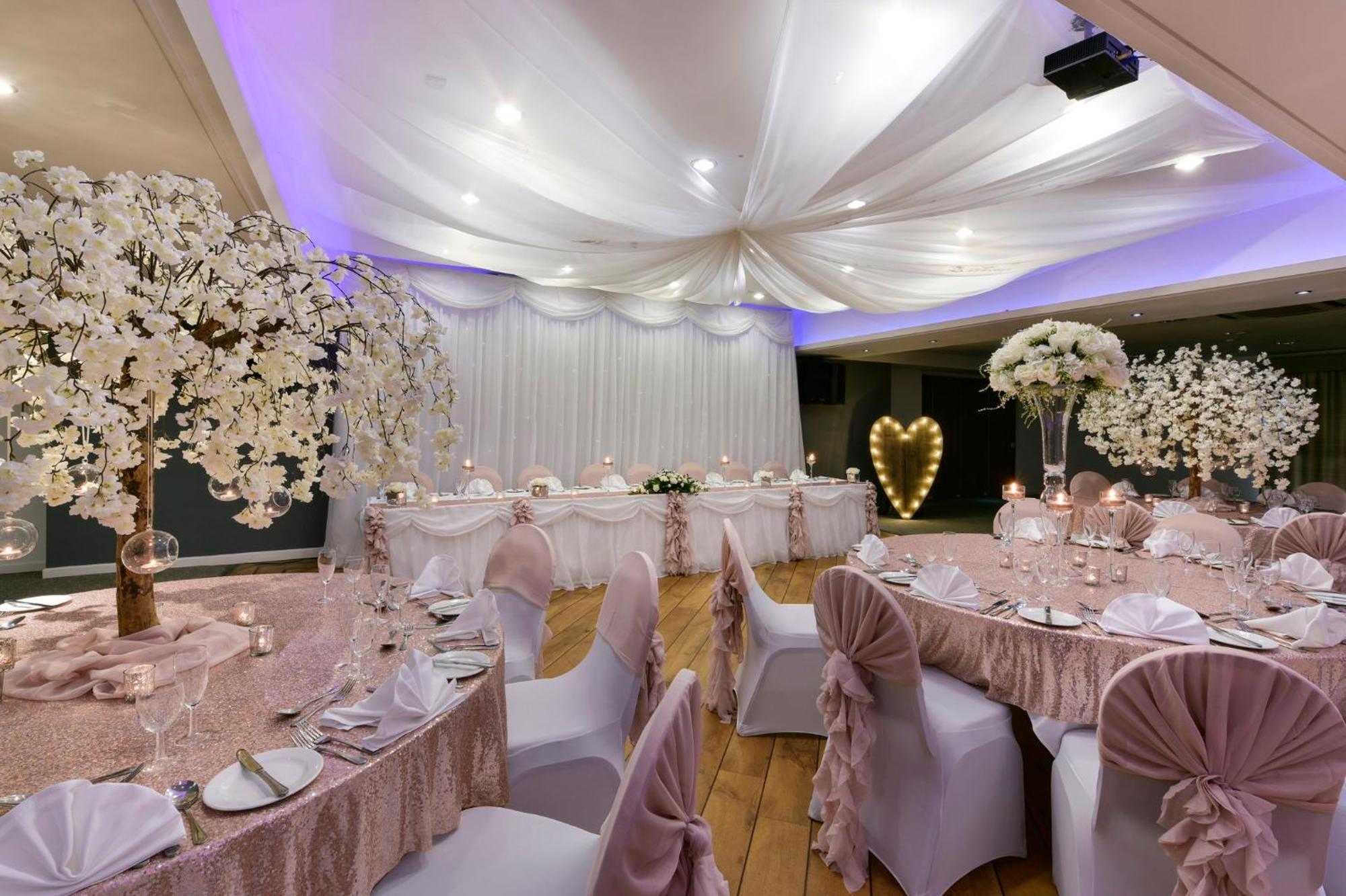 Holiday Inn - Manchester - Oldham By Ihg Exterior foto